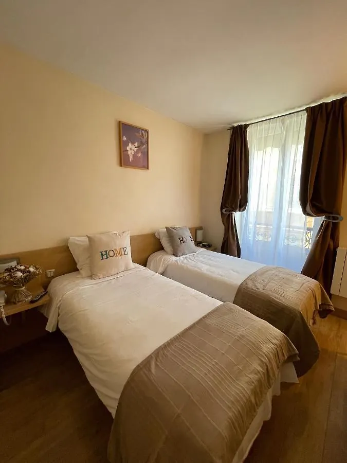 Tipi Hotel 2*