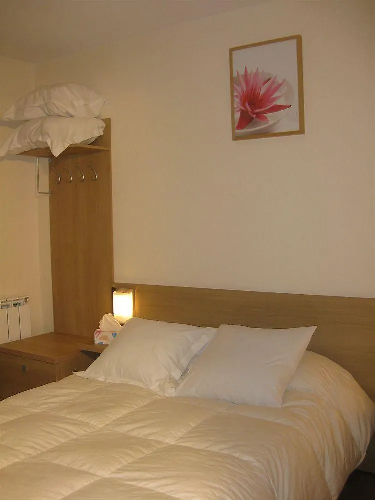 Tipi Hotel 2*