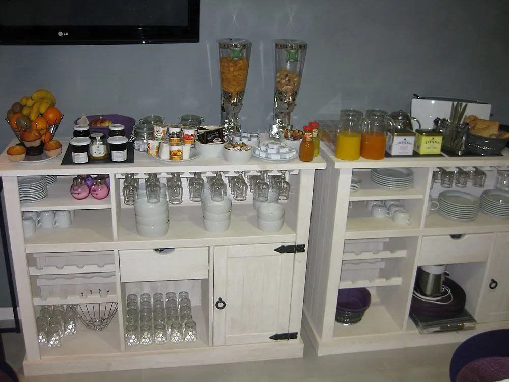 Tipi Hotel 2*